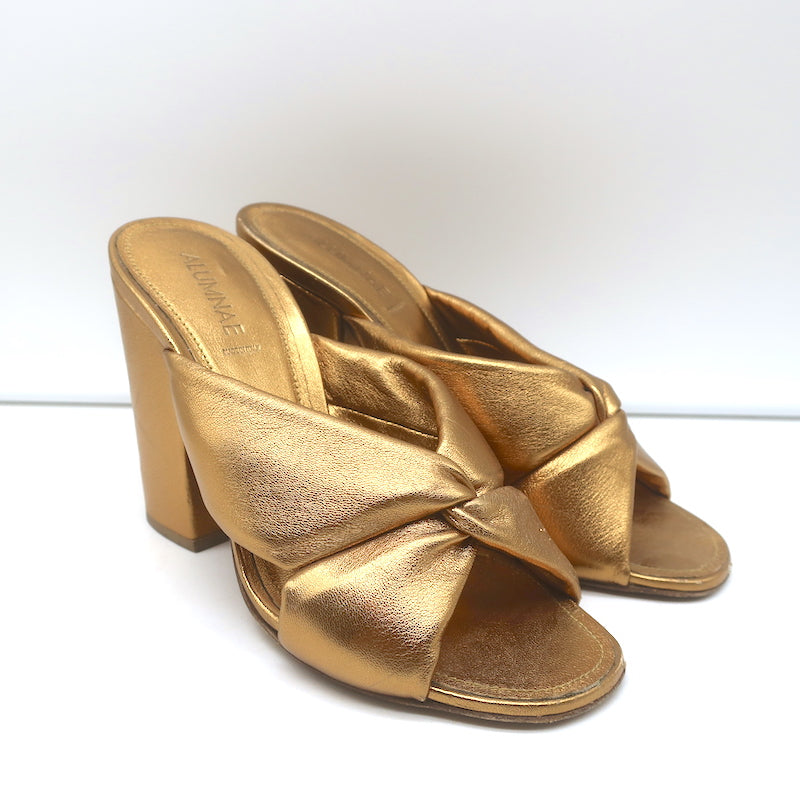 Pre-loved/Used Alumnae Women's Heels: $185