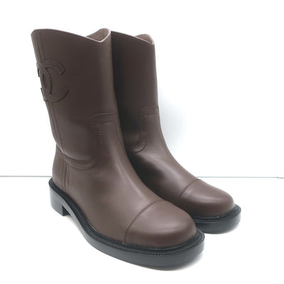 Pre-loved/Used Chanel Women's Boots: $2250