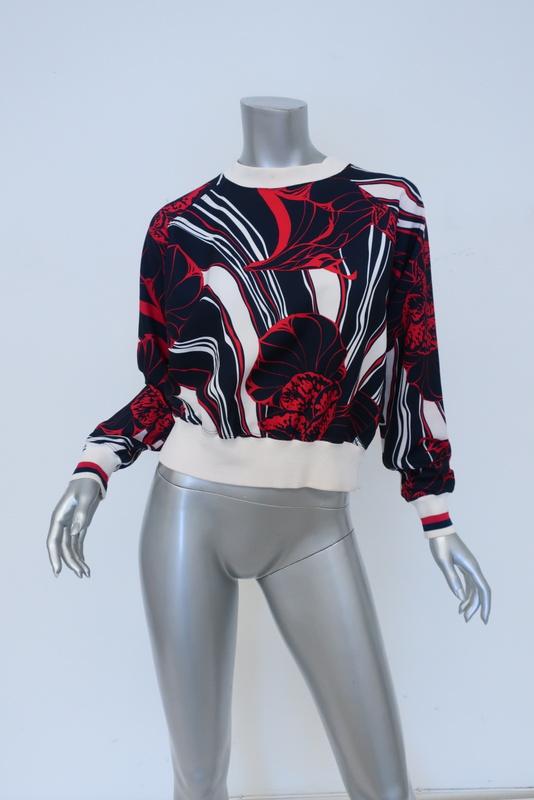 Warm Top Navy/Red Floral Print Stretch Polyester Size 1 Crewneck Pullover available at CelebrityOwned.com img_1