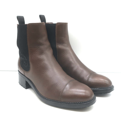 Chanel cap-toe CC Chelsea boots in dark brown leather, pre-owned, authentic luxury (EU 40)