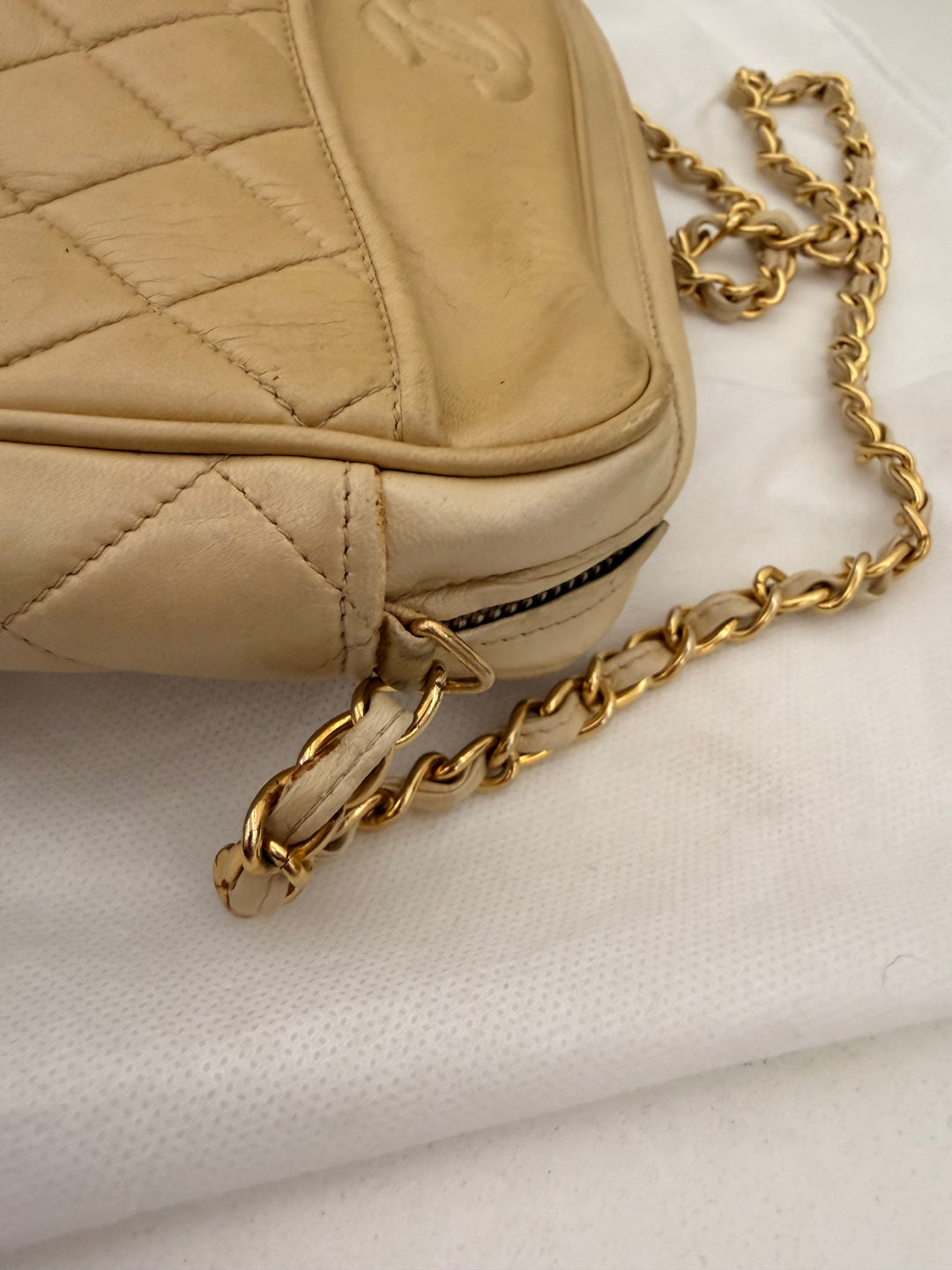 Vintage Chanel Quilted Tassel Camera Bag Beige Leather Chain Strap Shoulder Bag