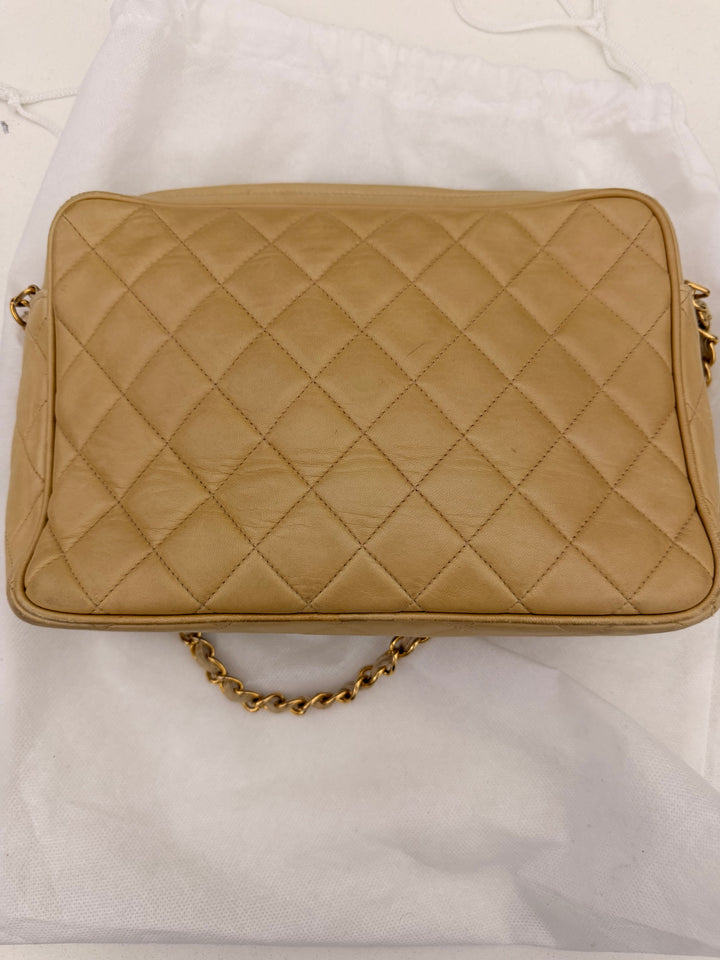 Vintage Chanel Quilted Tassel Camera Bag Beige Leather Chain Strap Shoulder Bag