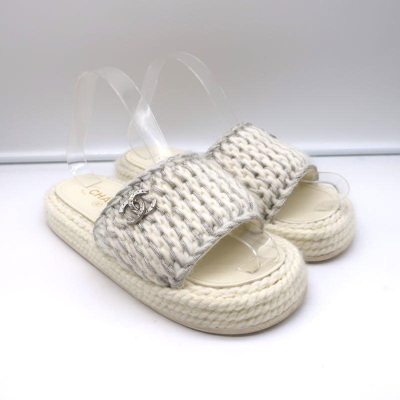 Pre-loved/Used Chanel Women&