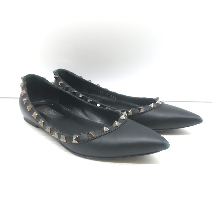 Authentic Valentino Rockstud pointed-toe ballet flats in black leather, pre-owned with light wear