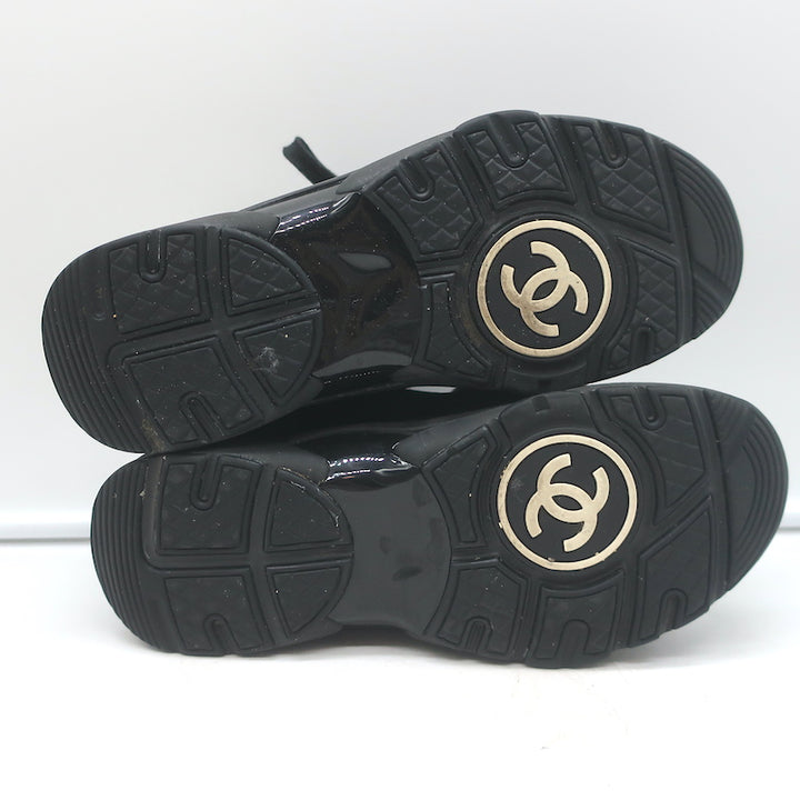 Chanel 10B CC low-top sneakers in black mesh and leather, pre-loved, authentic luxury, size 36