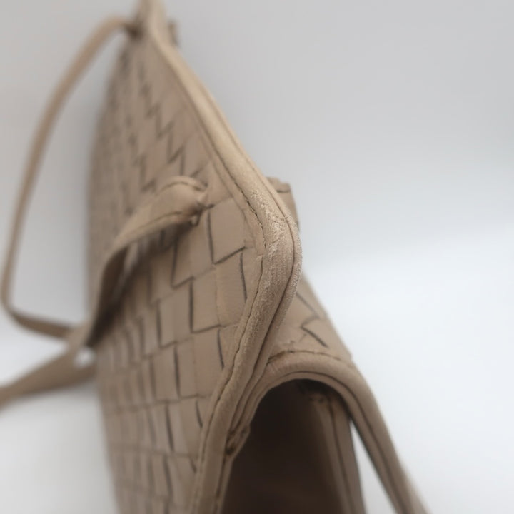 Vintage Bottega Veneta Front Flap Crossbody Bag Beige Intrecciato Leather
