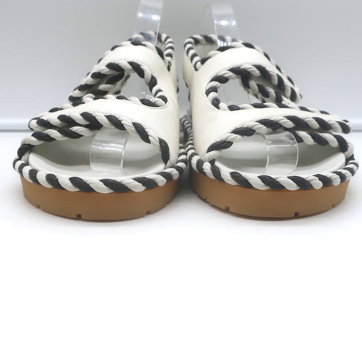 Authentic Bottega Veneta Jack two-tone dad sandals in white and black leather, pre-owned and gently worn.