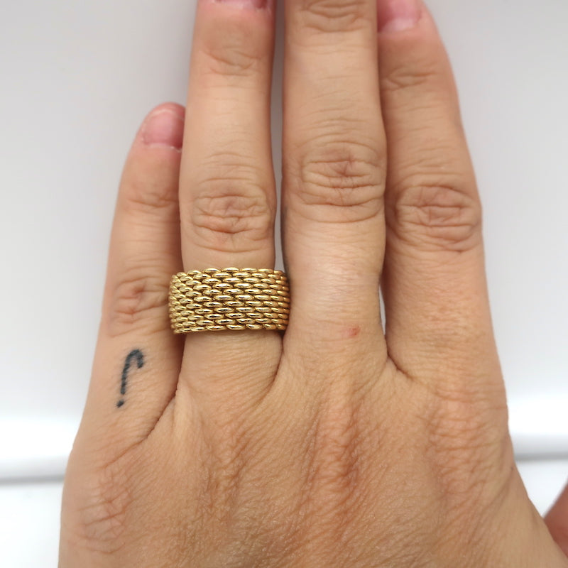 Tiffany Somerset Wide Mesh 18k Gold Ring Size – Celebrity