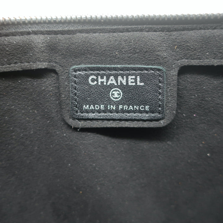 Chanel Holographic Chevron Zip Pouch Black &amp; Silver Medium Wristlet Clutch Bag