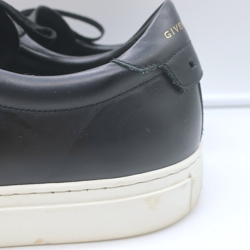 Givenchy Urban Street Low Top Sneakers Black Leather Size 42.5