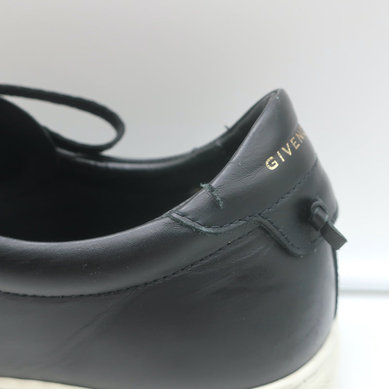 Givenchy Urban Street Low Top Sneakers Black Leather Size 42.5