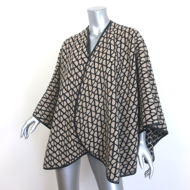 Valentino Toile Iconographe Cape Beige/Black Cashmere-Blend One Size