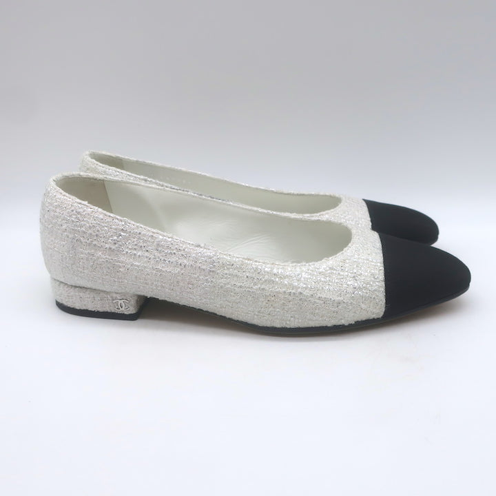 Chanel 24S Bicolor Cap Toe Metallic Tweed Ballet Flats White &amp; Black Size 37.5