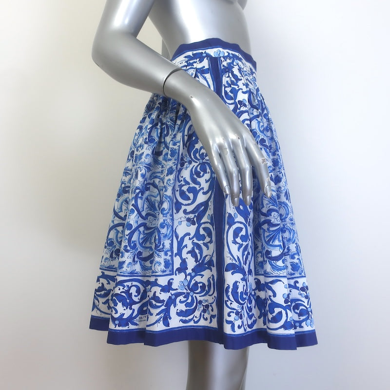 Dolce &amp; Gabbana Majolica Print Pleated Mini Skirt Blue/White Poplin Size 40