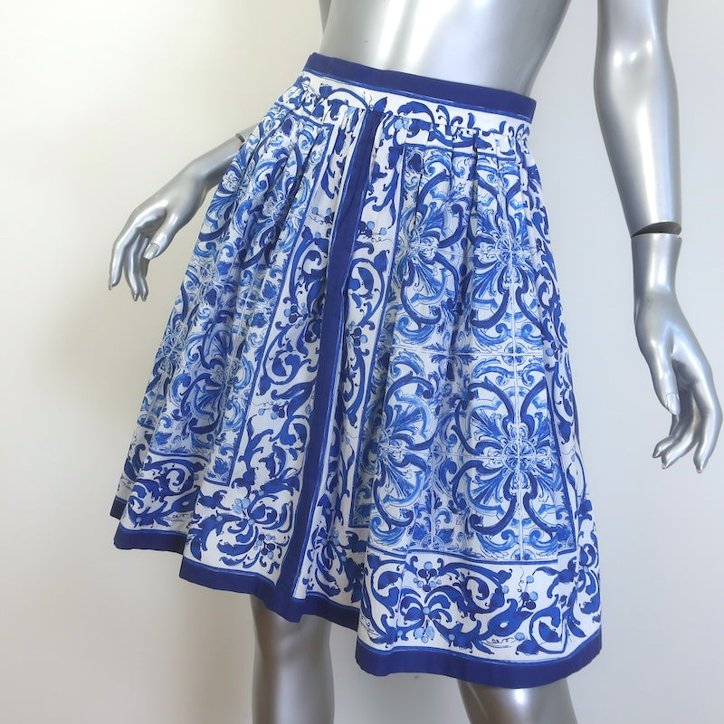 Dolce &amp; Gabbana Majolica Print Pleated Mini Skirt Blue/White Poplin Size 40