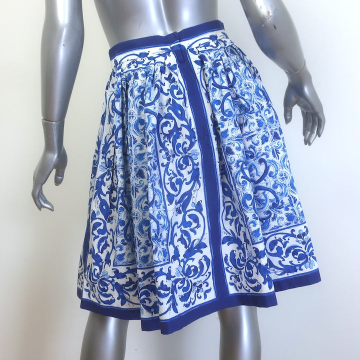 Dolce &amp; Gabbana Majolica Print Pleated Mini Skirt Blue/White Poplin Size 40