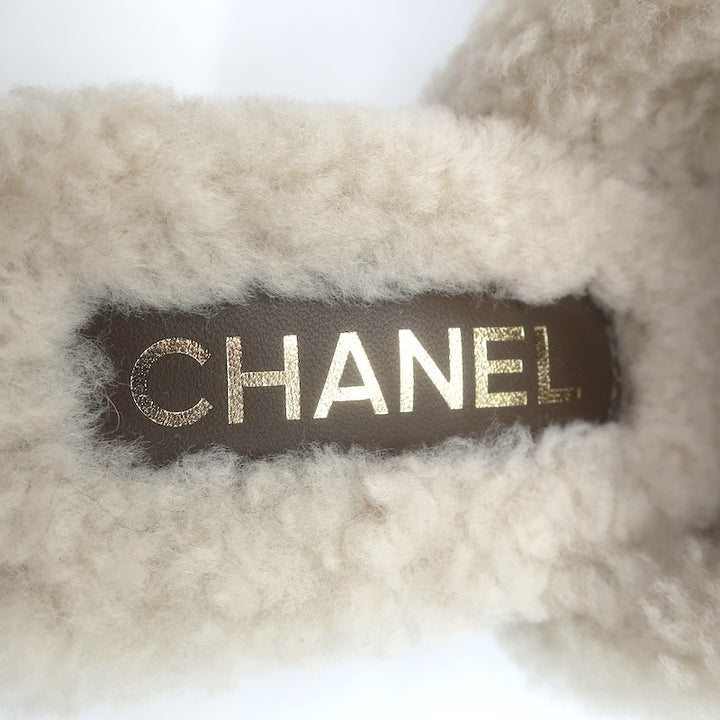 Chanel 21B CC Turnlock Cork-Platform Shearling Mules Taupe Quilted Suede Size 39