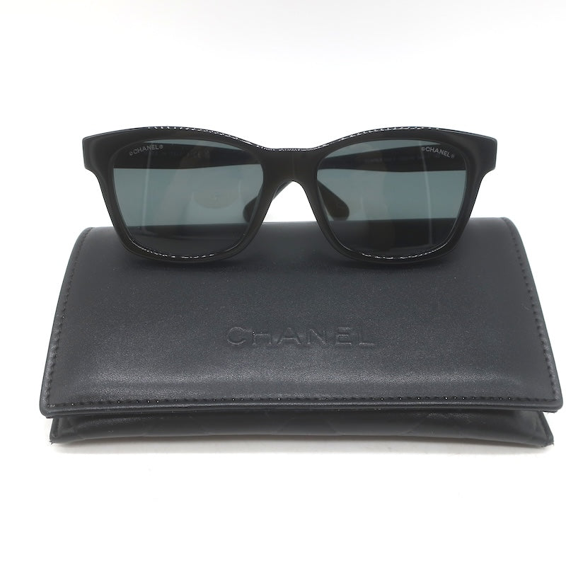 Chanel 5484 CC Quilted-Side 54mm Square Sunglasses Black