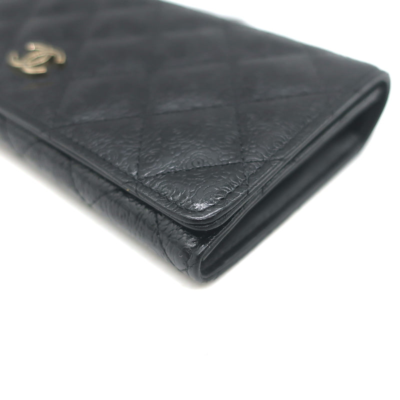 Chanel Camellia-Embossed Quilted Leather L Yen Continental Wallet Black