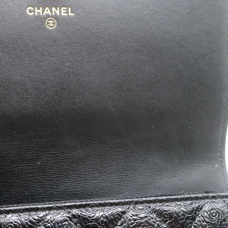 Chanel Camellia-Embossed Quilted Leather L Yen Continental Wallet Black