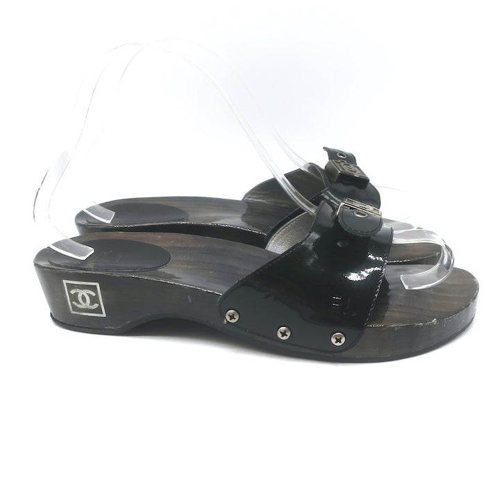 Vintage Chanel 04P Lacquered Wood CC Clog Sandals Black Patent Leather Size 39