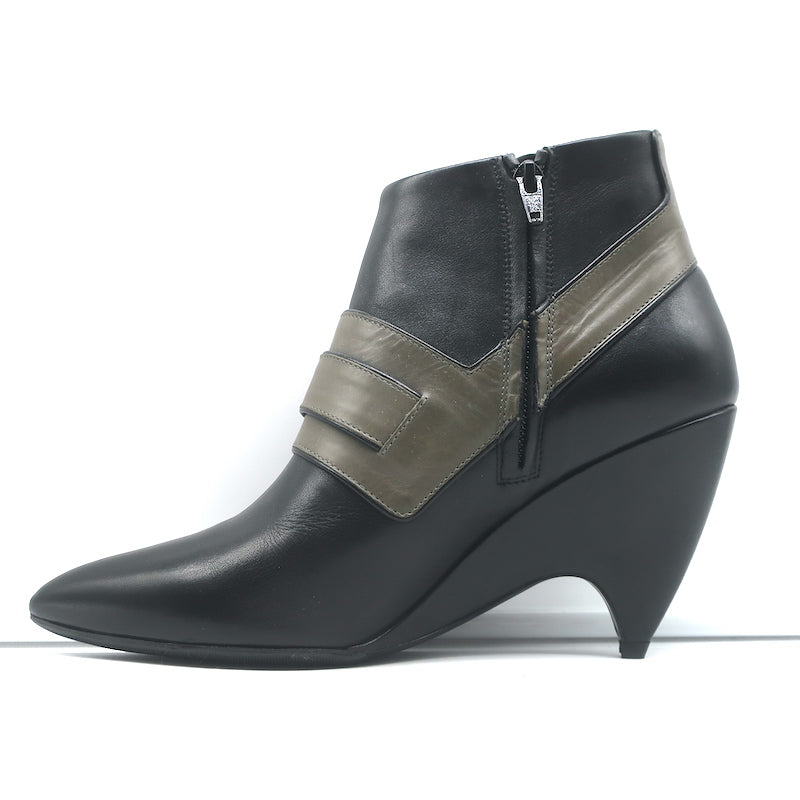 Balenciaga Wedge Booties Black &amp; Gray Leather Size 39.5 Pointed Toe Ankle Boots
