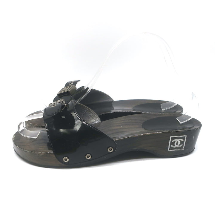 Vintage Chanel 04P Lacquered Wood CC Clog Sandals Black Patent Leather Size 39