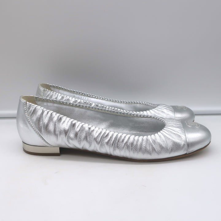 Chanel 16P CC Cap Toe Ballet Flats Silver Metallic Ruched Leather Size 41