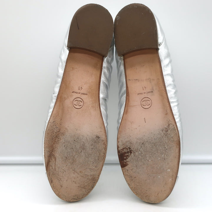 Chanel 16P CC Cap Toe Ballet Flats Silver Metallic Ruched Leather Size 41