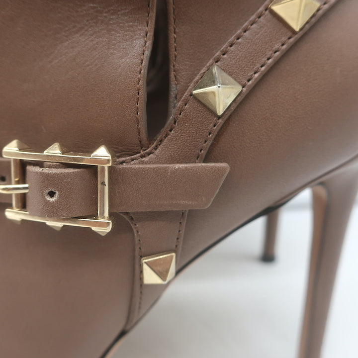 Valentino Rockstud double-strap ankle boots in brown leather, authentic pre-owned with luxe studded hardware, size 38.5