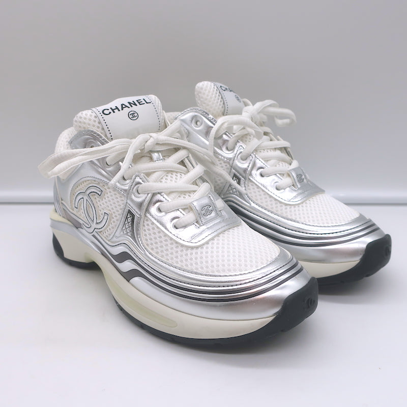 Pre-loved/Used Chanel Women&