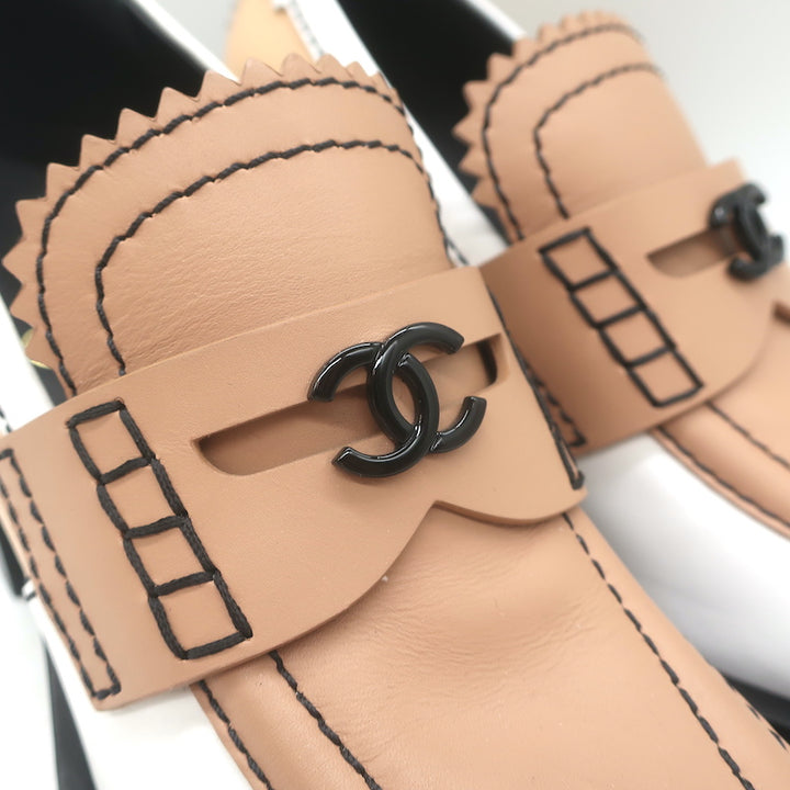 Chanel CC Penny Loafer Pumps Beige &amp; Cream Leather Size 36 NEW