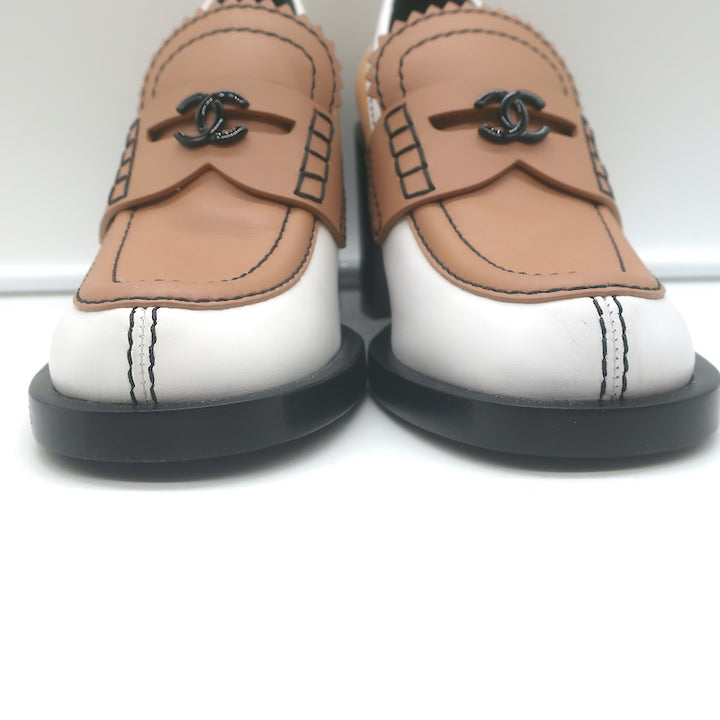 Chanel CC Penny Loafer Pumps Beige &amp; Cream Leather Size 36 NEW