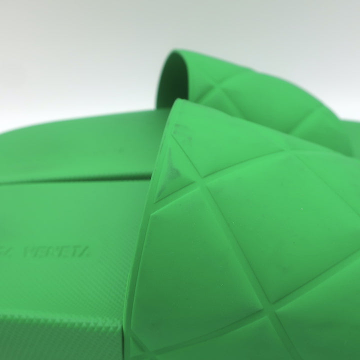 Bottega Veneta The Slider Quilted Rubber Pool Slide Sandals Grass Green Size 40