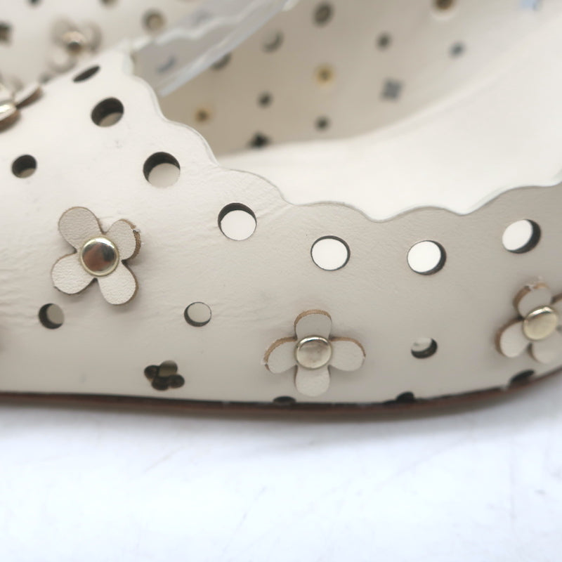 Pre-owned Larroude Jasmine flower-embellished perforated slingback pumps in ivory leather, size 9