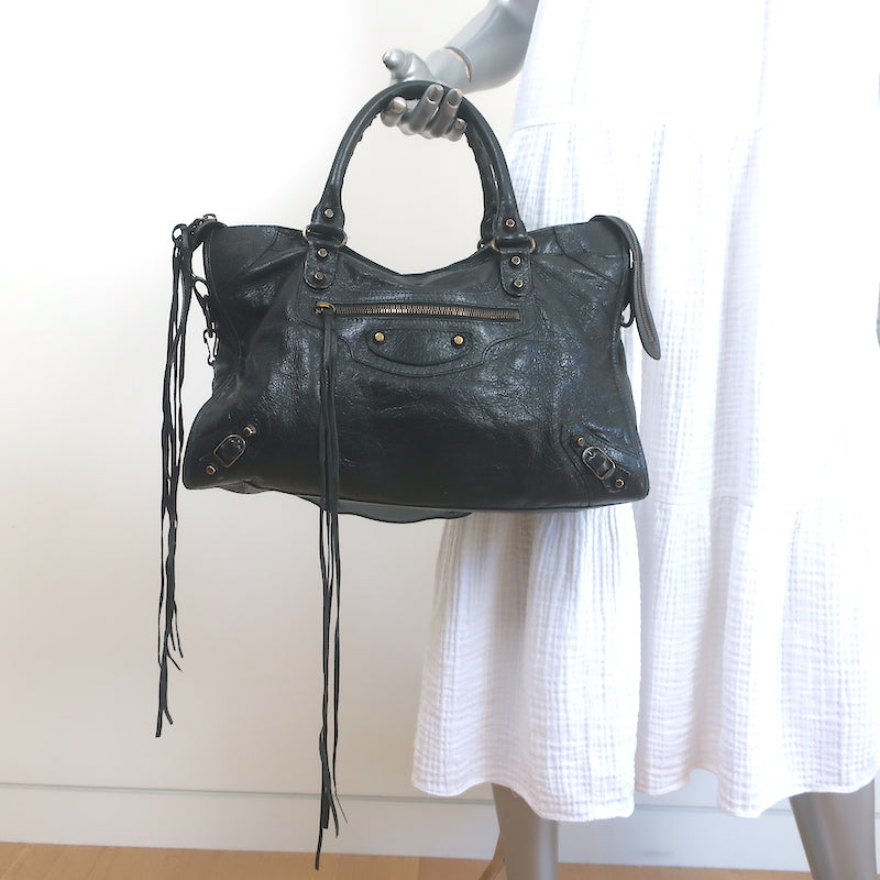 Pre-loved/Used Balenciaga Handbags: $850