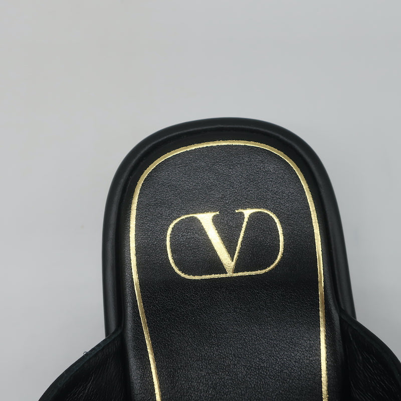 Valentino Roman Stud Ankle Strap Platform Sandals Black Leather Size 39.5 NEW