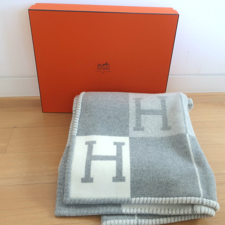 Hermes Avalon Ⅲ Throw Blanket Ecru/Gris Wool-Cashmere NEW