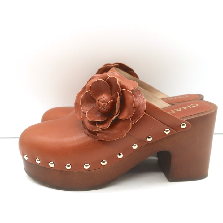 Chanel 23P Camellia Platform Clogs Brown Leather Size 38 High Heel Mules