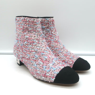 Pre-loved/Used Chanel Women's Boots: $595