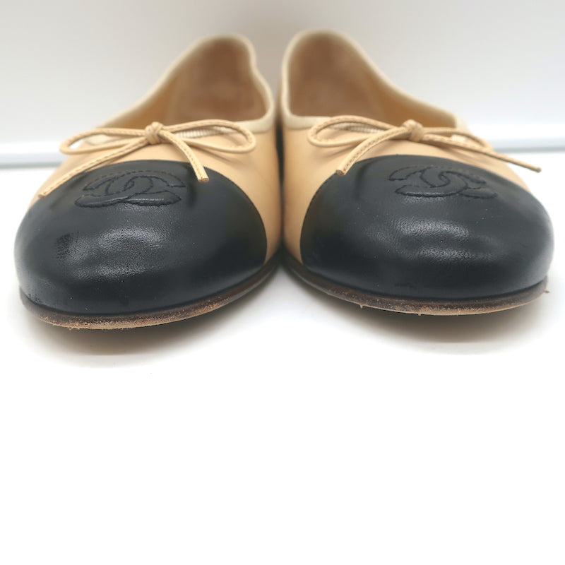 Chanel CC Cap Toe Bow Ballet Flats Beige/Black Lambskin Leather Size 42