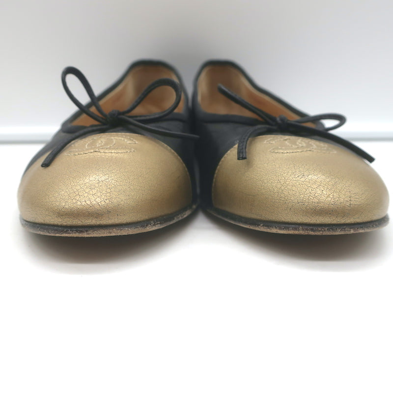 Chanel CC Cap Toe Bow Ballet Flats Black &amp; Metallic Gold Leather Size 42