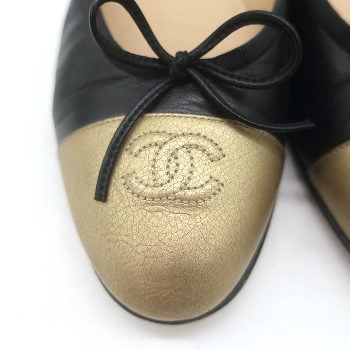 Chanel CC Cap Toe Bow Ballet Flats Black &amp; Metallic Gold Leather Size 42