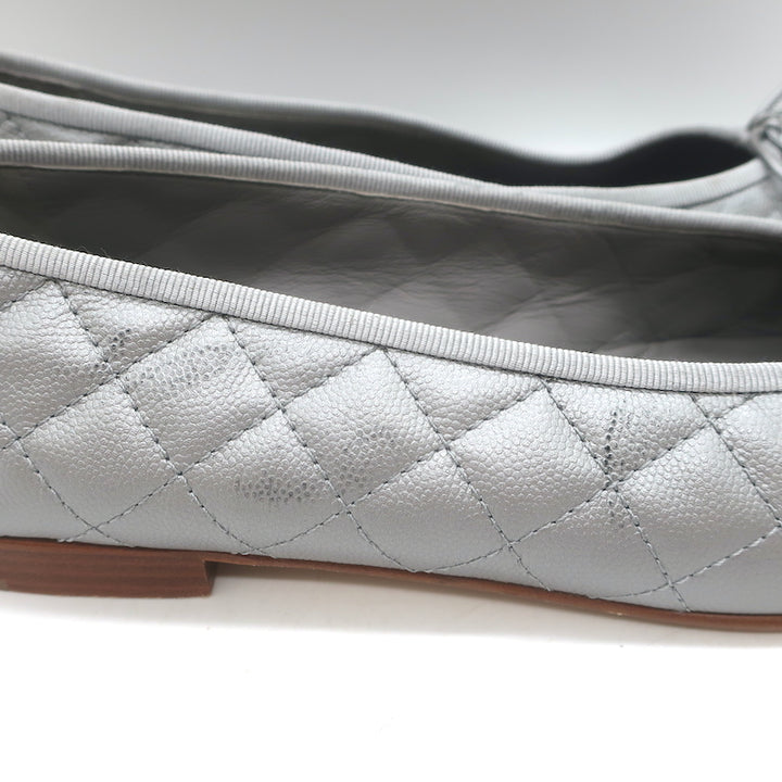 Chanel CC Cap Toe Bow Ballet Flats Silver Metallic Quilted Leather Size 41.5