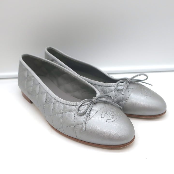 Pre-loved/Used Chanel Women&
