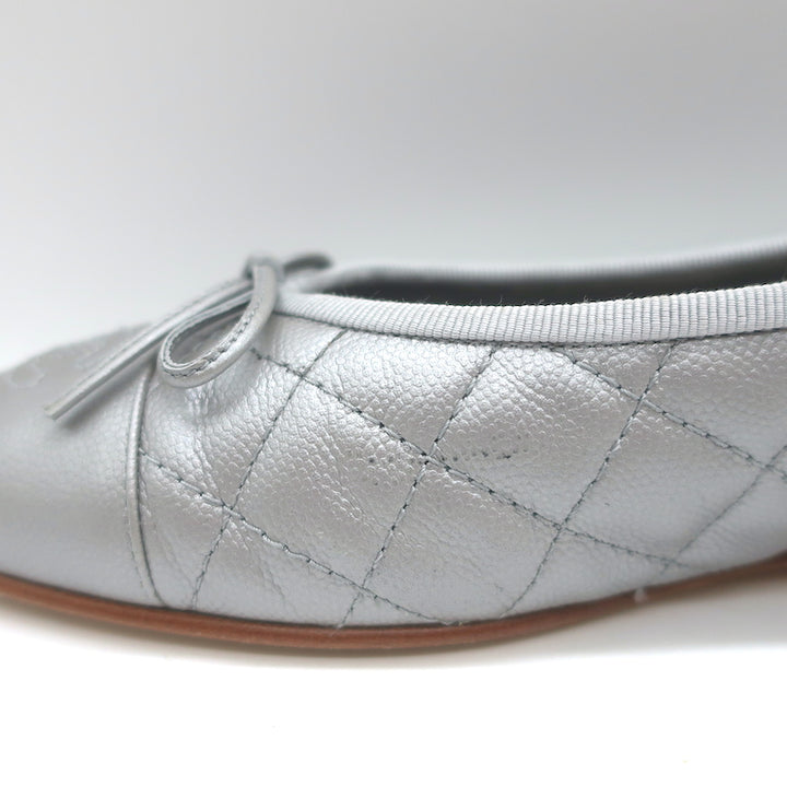 Chanel CC Cap Toe Bow Ballet Flats Silver Metallic Quilted Leather Size 41.5