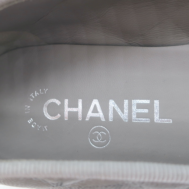 Chanel CC Cap Toe Bow Ballet Flats Silver Metallic Quilted Leather Size 41.5
