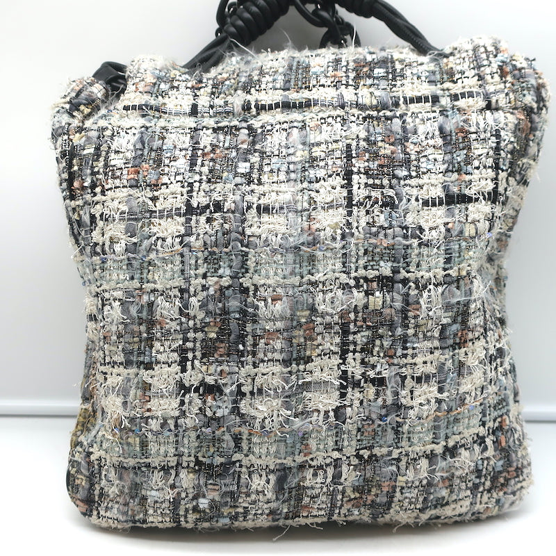 Chanel Tweed Camellia Large Messenger Bag Gray/Black