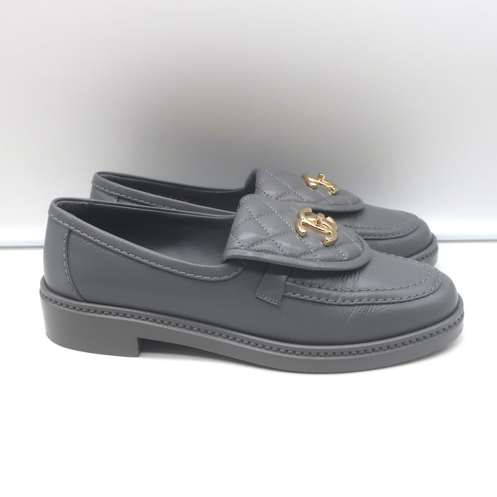 Chanel Quilted Flap CC Turnlock Loafers Gray Leather Size 37.5