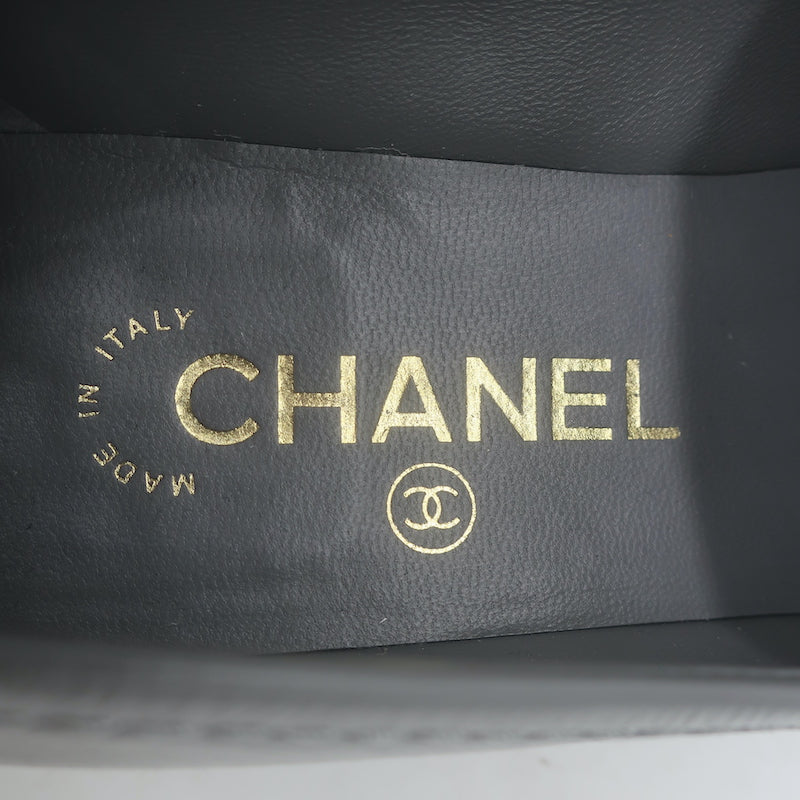 Chanel Quilted Flap CC Turnlock Loafers Gray Leather Size 37.5